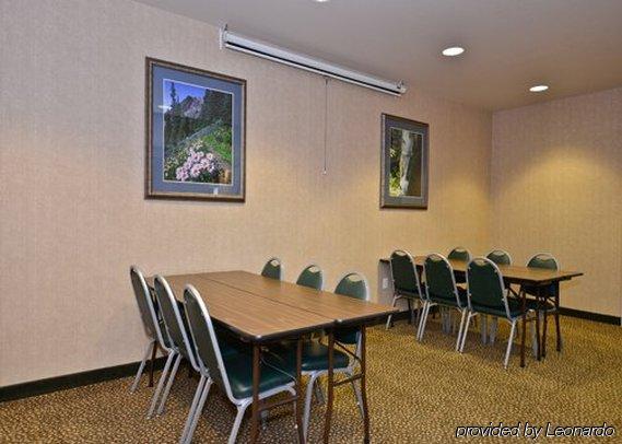 Quality & At Olympic National Park Hotel 2*